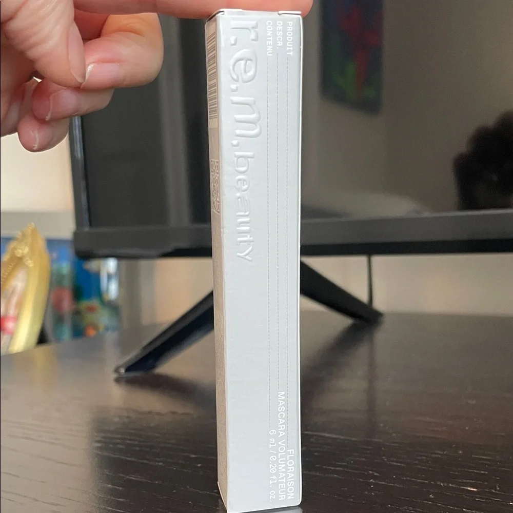 $16 msrp New in box R.E.M. Beauty flourishing volumizing Mascara